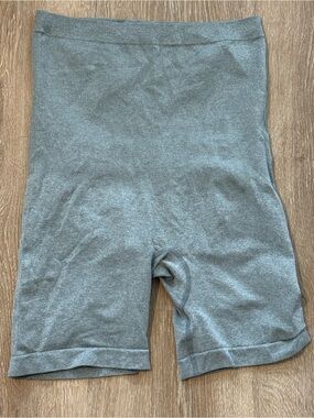 XL Grey IZOD Body Smoothing Shapewear Shorts - Excellent Condition